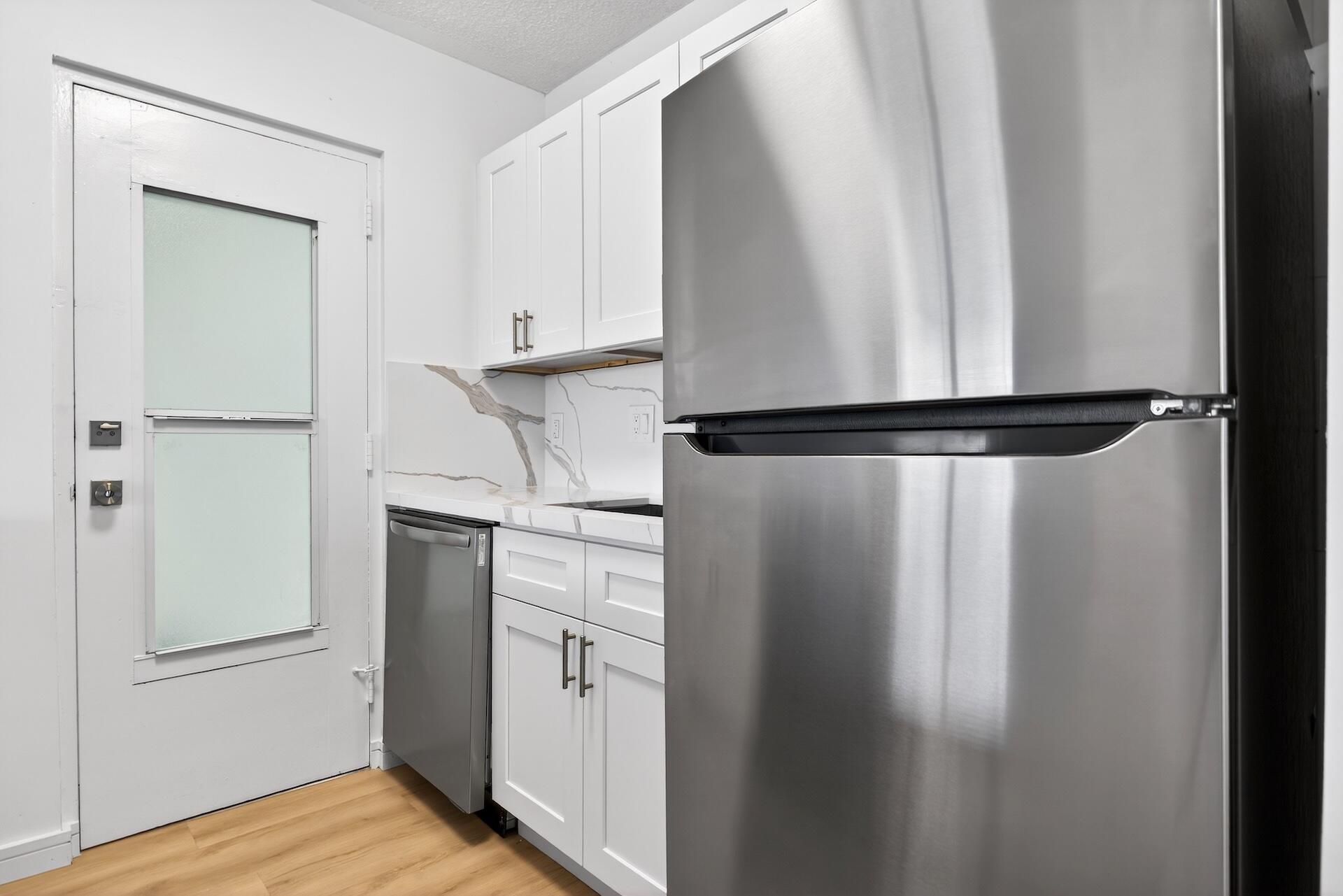 2555 NE 11th Street NE 202