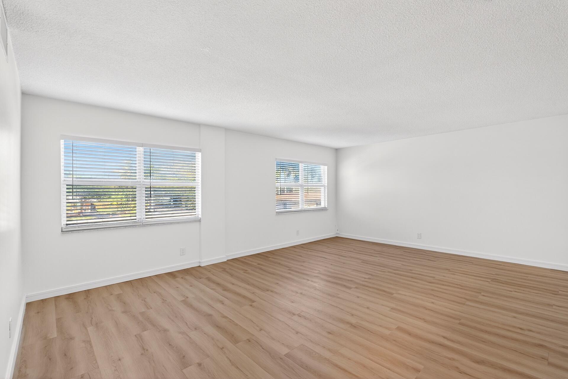 HORIZON HOUSE CONDO - Residential