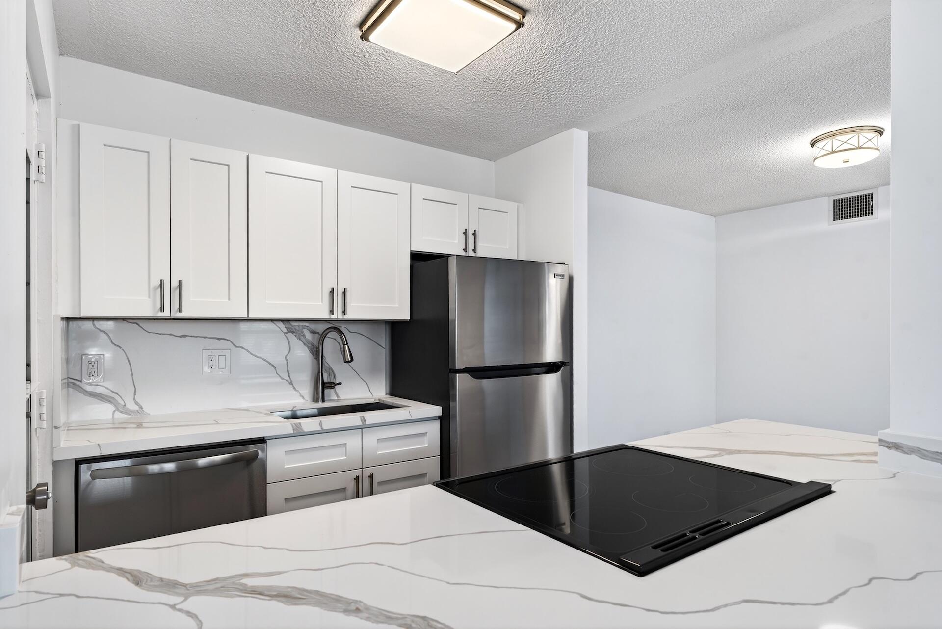 2555 NE 11th Street NE 202