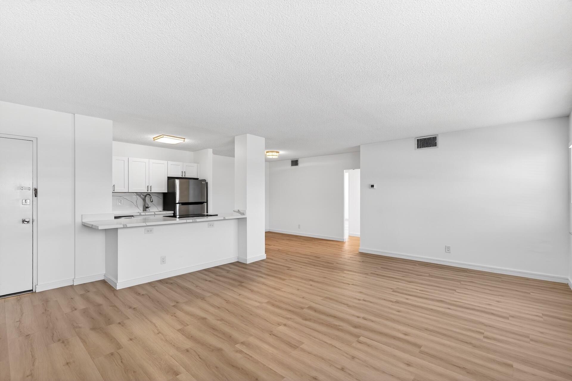 HORIZON HOUSE CONDO - Residential