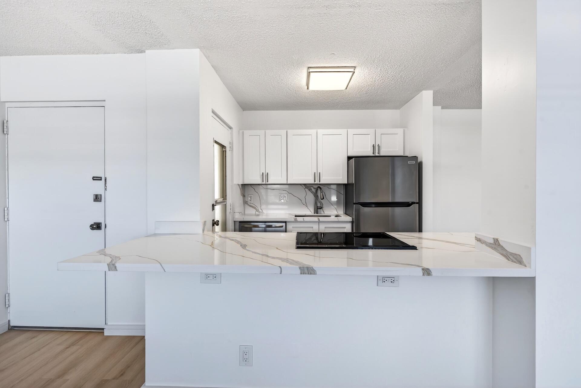 HORIZON HOUSE CONDO - Residential