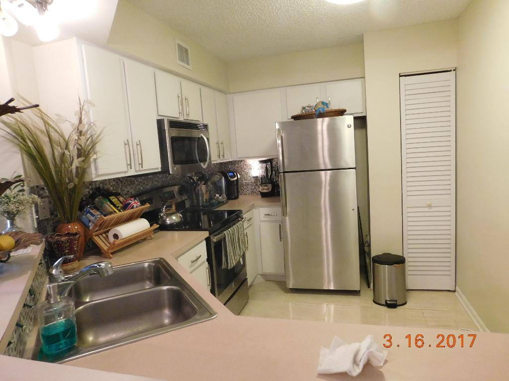 HYPOLUXOS MARINERS CAY CONDO - Residential