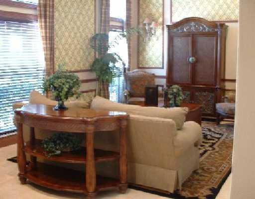 HYPOLUXOS MARINERS CAY CONDO - Residential