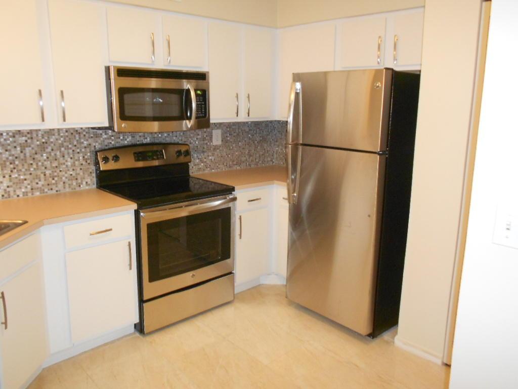 HYPOLUXOS MARINERS CAY CONDO - Residential