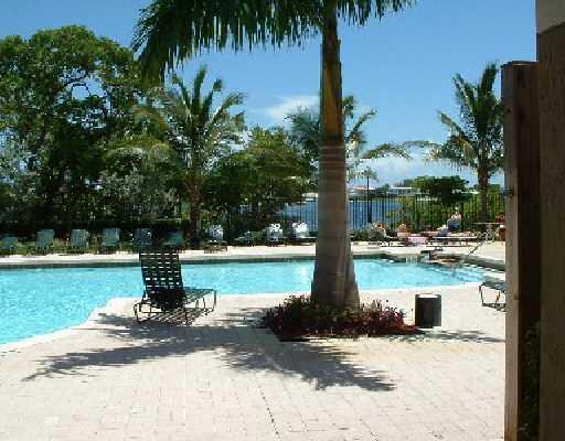 HYPOLUXOS MARINERS CAY CONDO - Residential