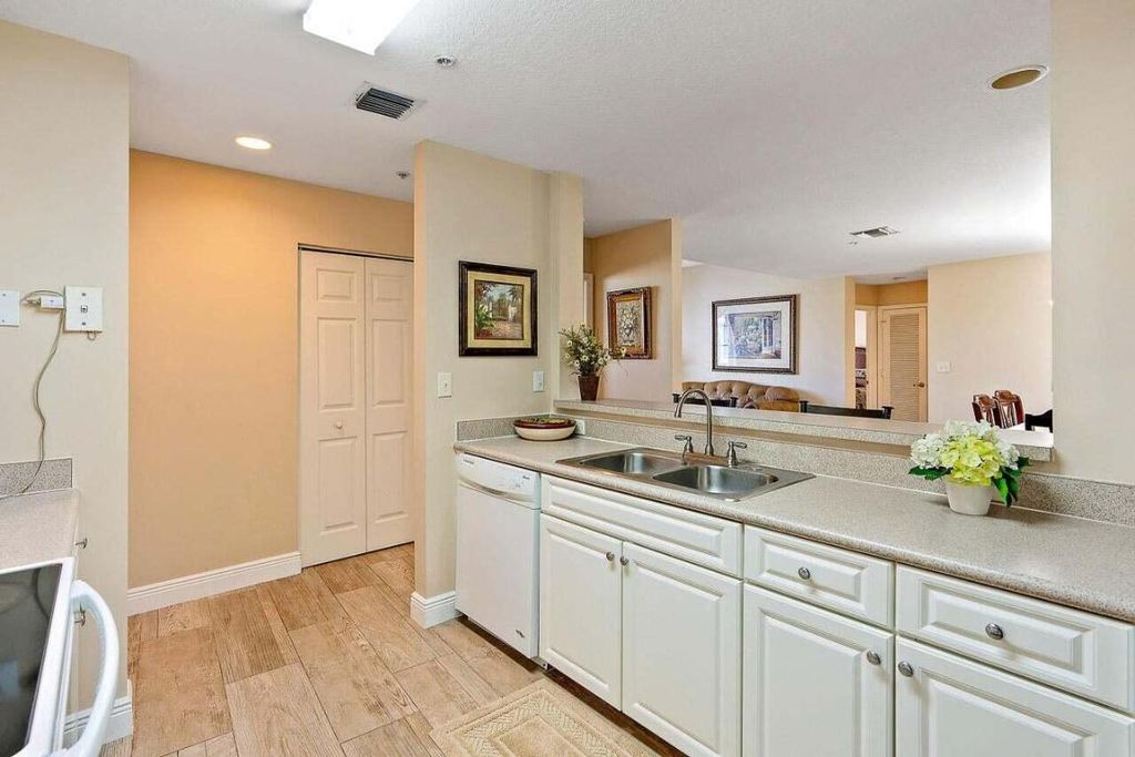 Photo of 1200 Town Center Dr #425, Jupiter, FL 33458 (MLS # R10931602)