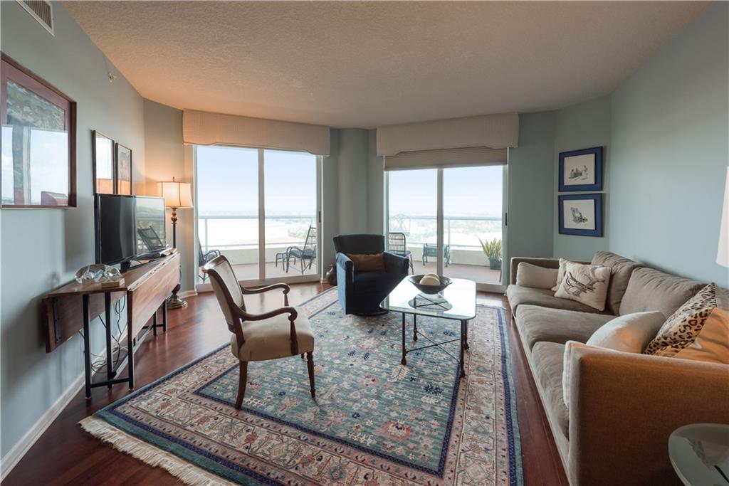 ESPLANADE - Residential