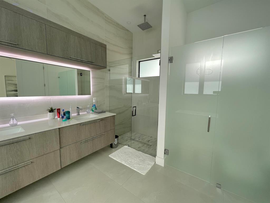 LA HACIENDA DELRAY - Residential