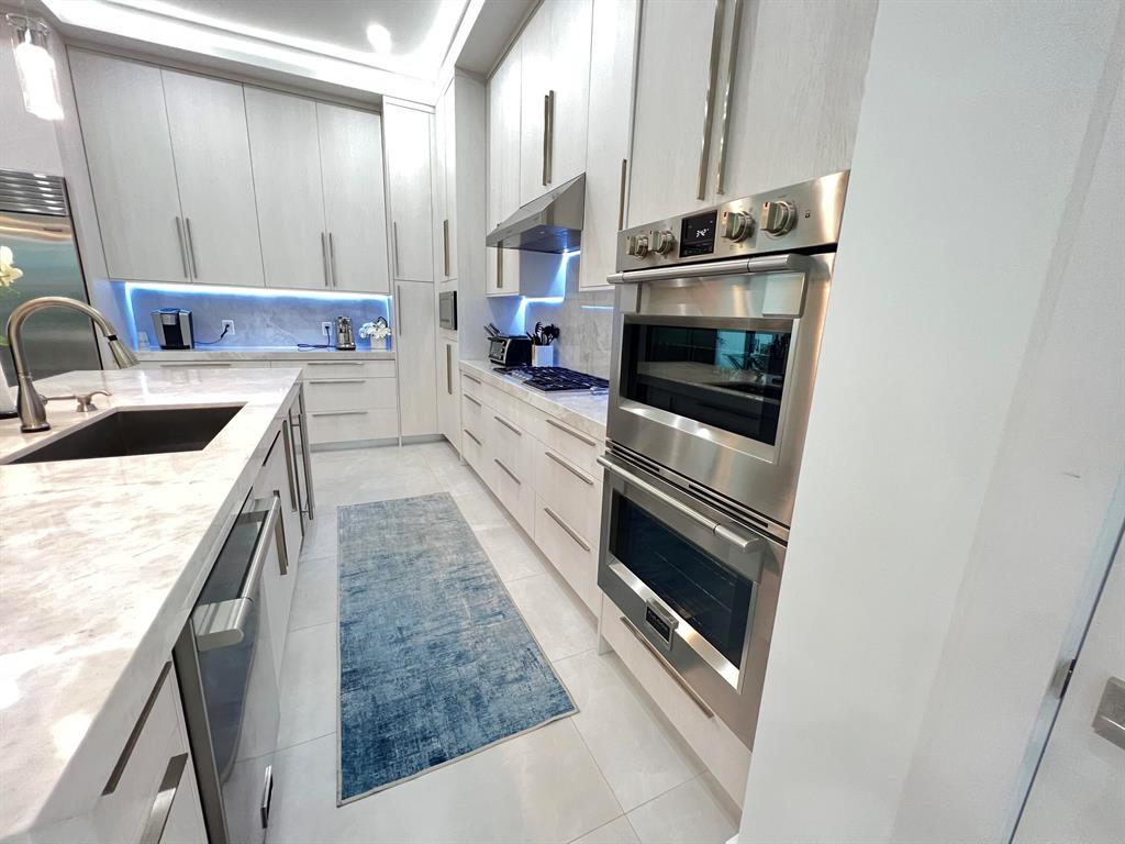 LA HACIENDA DELRAY - Residential