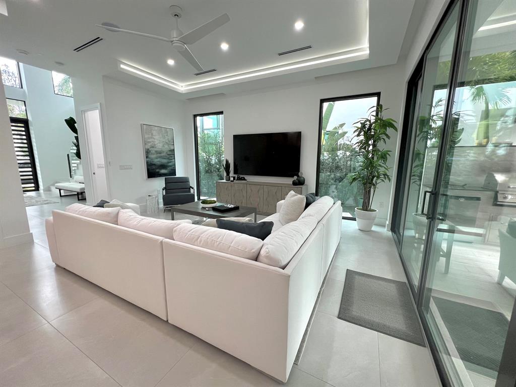 LA HACIENDA DELRAY - Residential