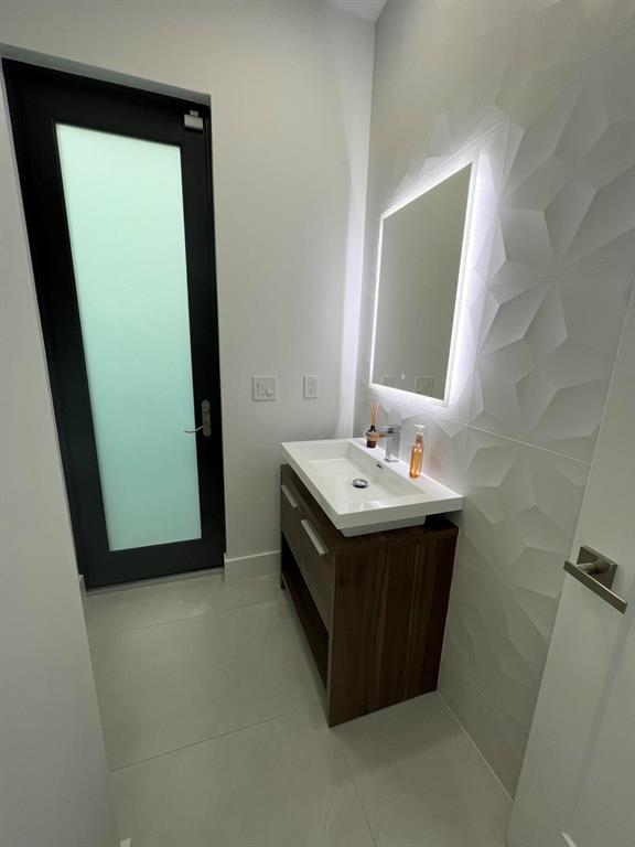 LA HACIENDA DELRAY - Residential