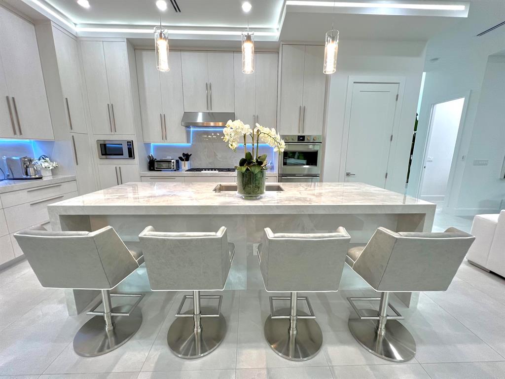 LA HACIENDA DELRAY - Residential