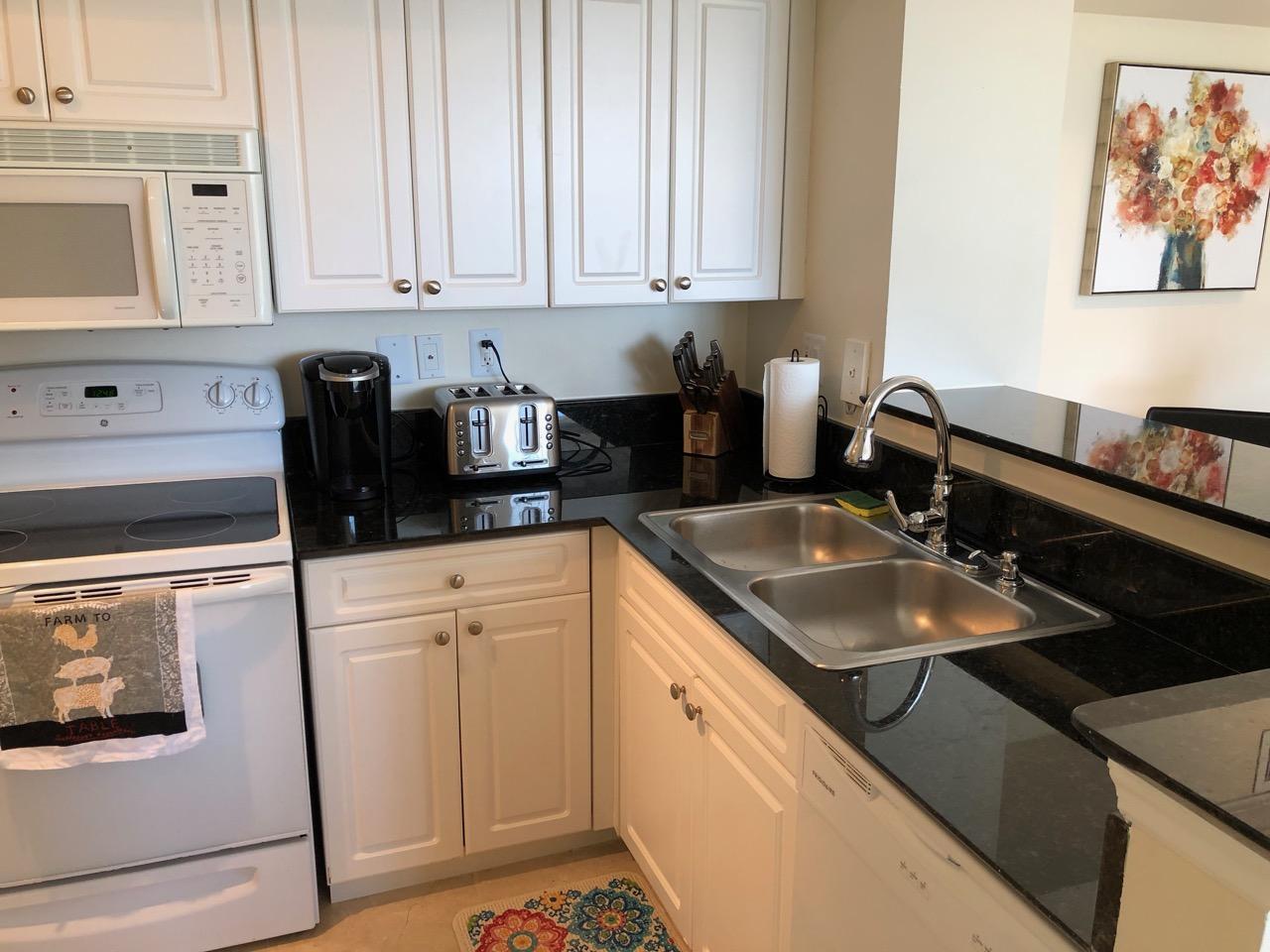 CITYPLACE TOWER CONDOMINIUM - Residential Lease