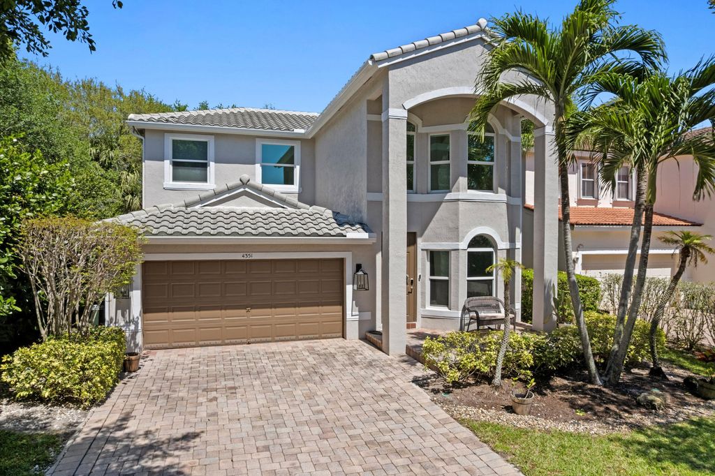 Photo of 4351 N Magnolia Circle, Delray Beach, FL 33445 (MLS # B26006854)