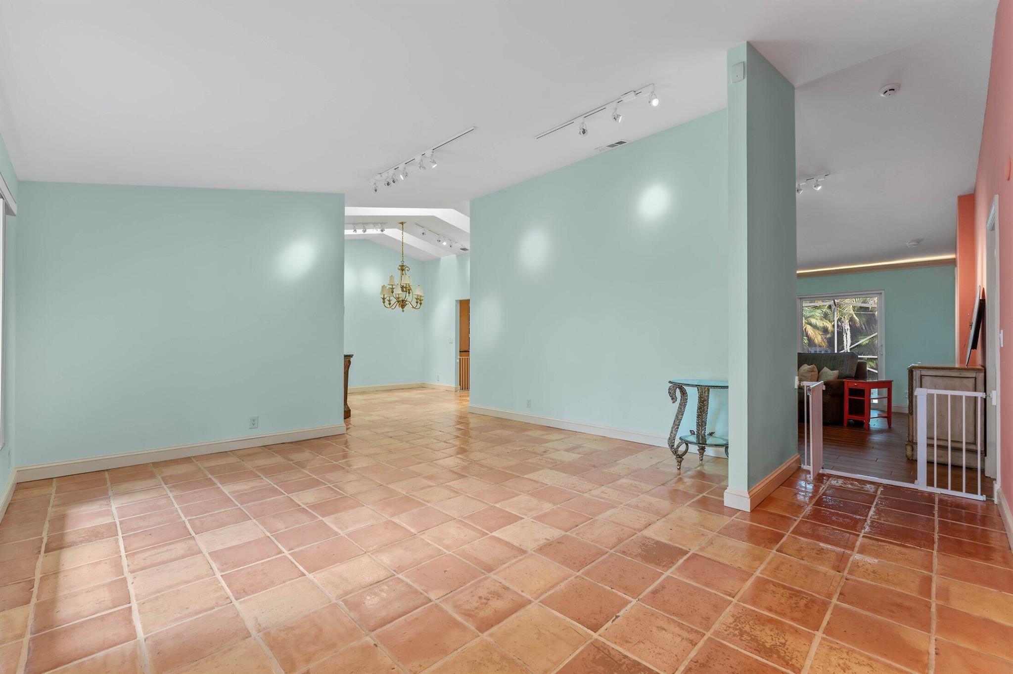 2501 NW 38th Street
