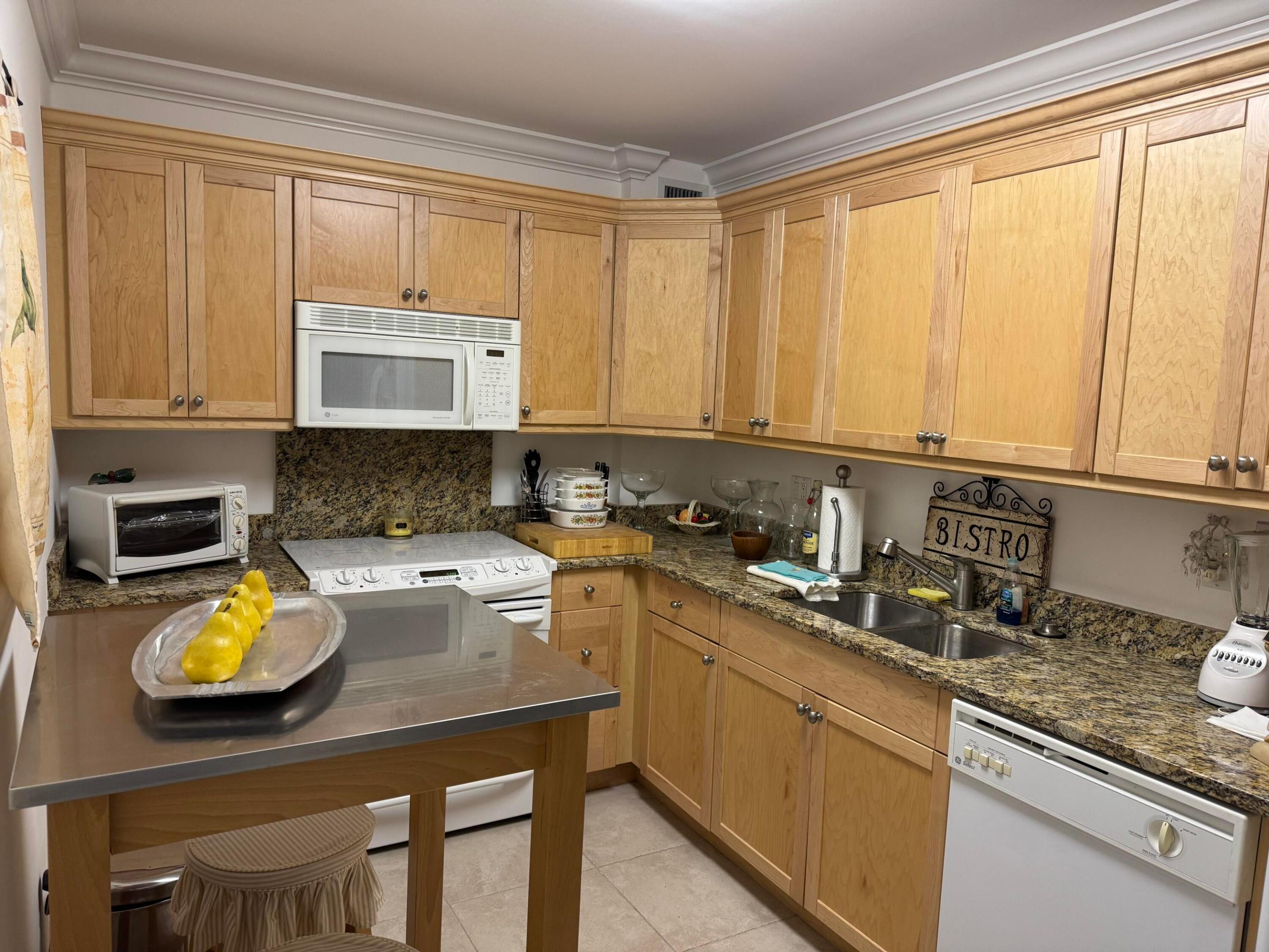 PATRICIAN OF PALM BEACH CONDO - Residential