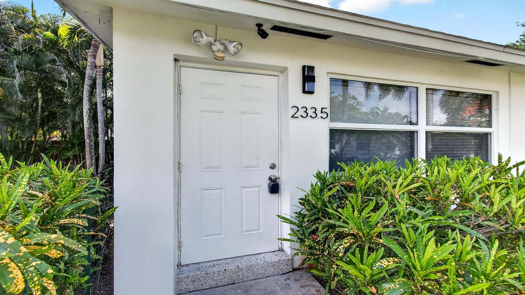 Photo of 233 NE 13th Street #233.5, Delray Beach, FL 33444 (MLS # B26032554)