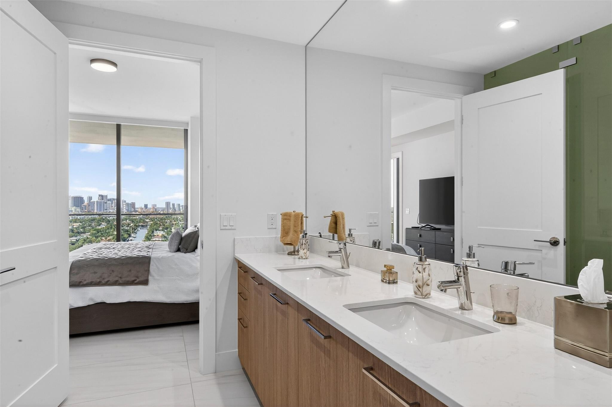 SELENE CONDO - Residential Lease