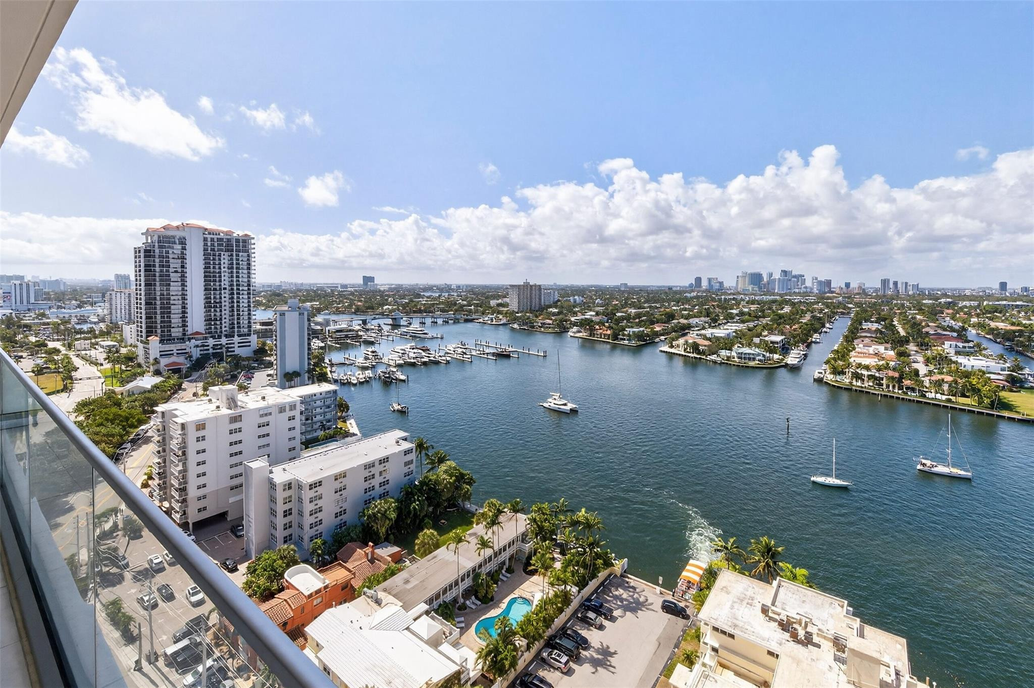 153 N Seabreeze Boulevard 1703