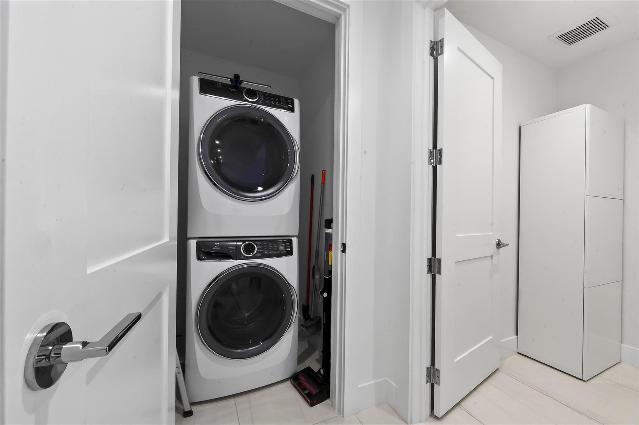 SELENE CONDO - Residential Lease