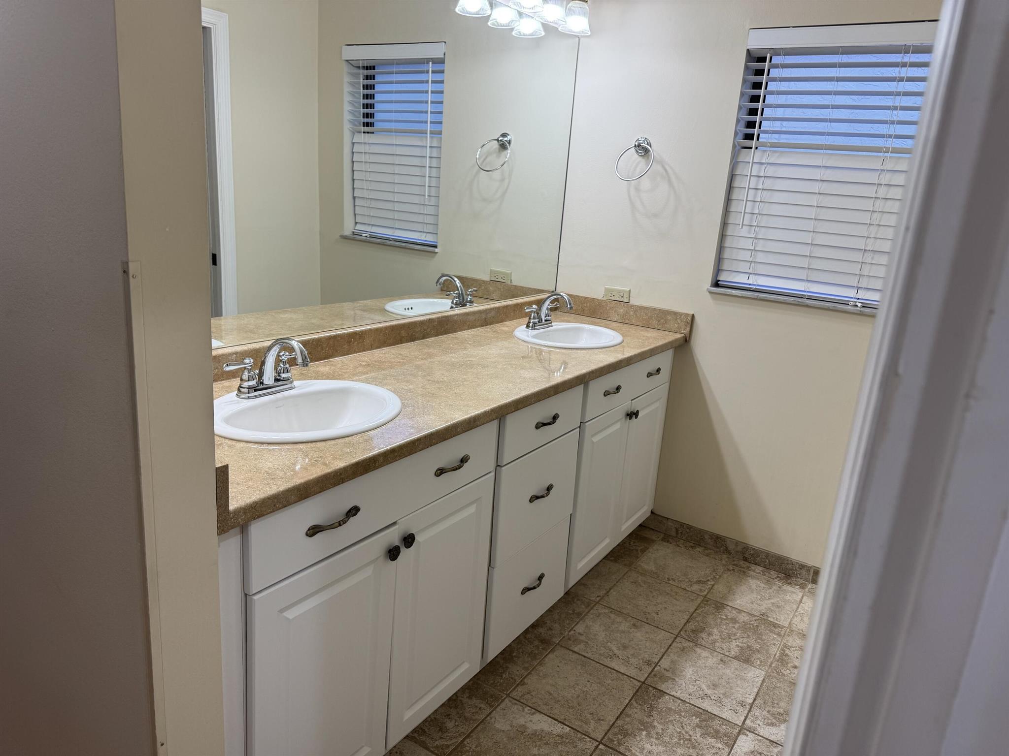 STARLING COURT AT MARTIN - Residential Lease