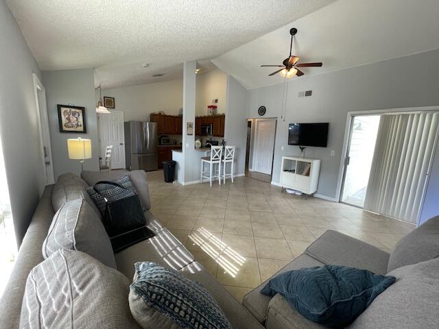 TARTAN LAKES - Residential