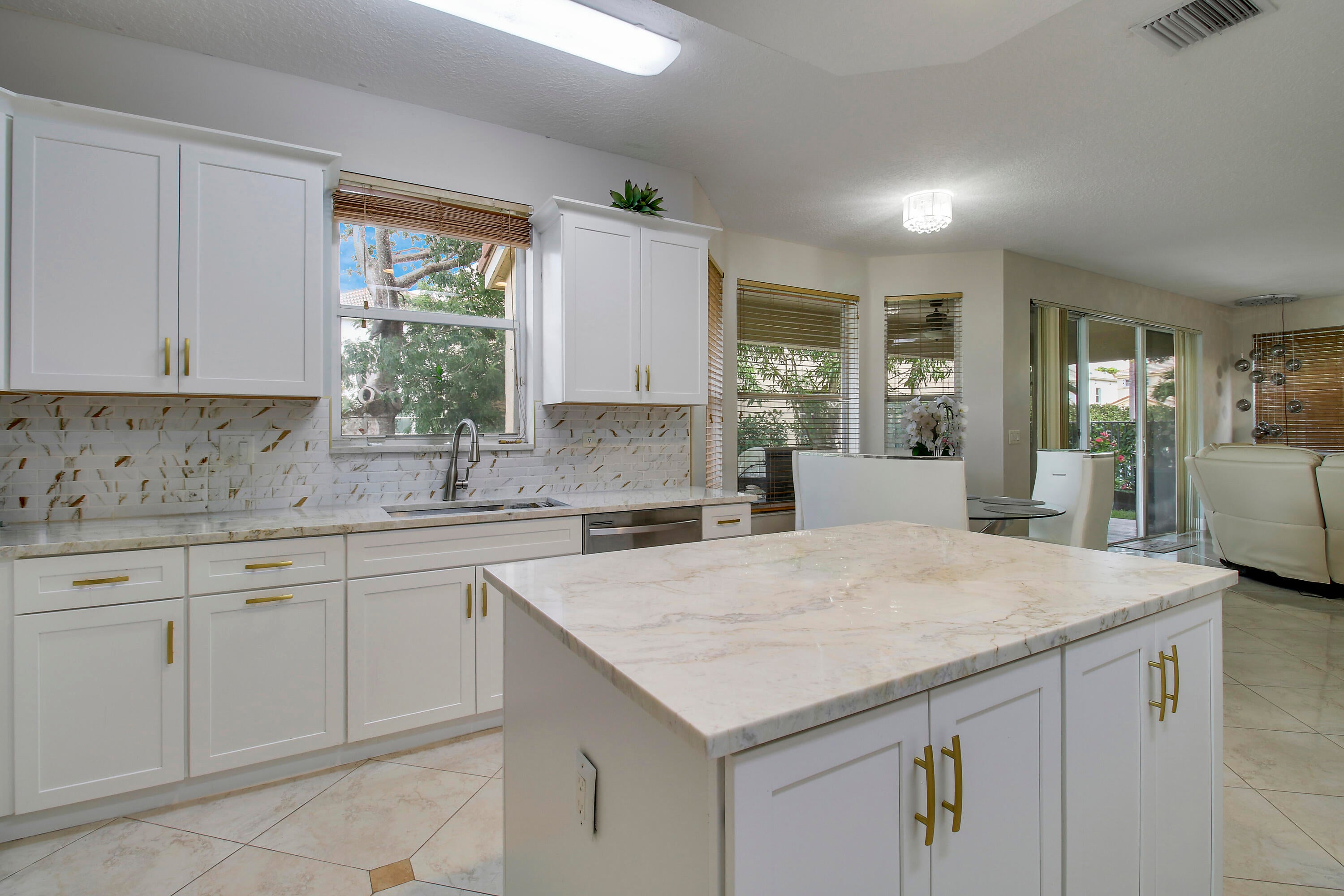 Properties 2174 Balsan Way