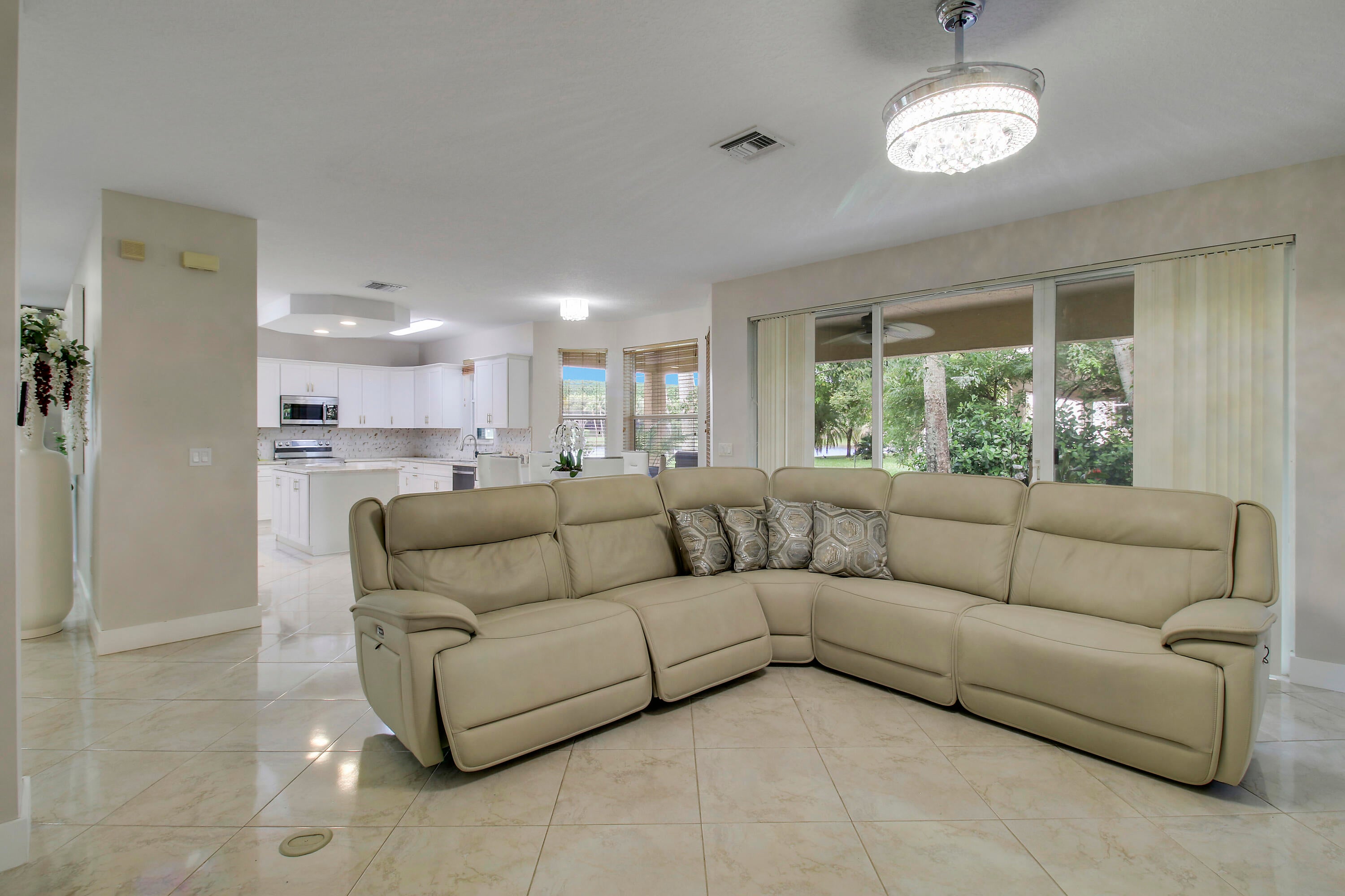 Properties 2174 Balsan Way