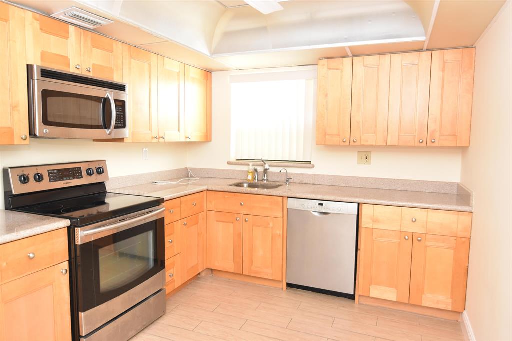 KINGS POINT PIEDMONT CONDOS - Residential