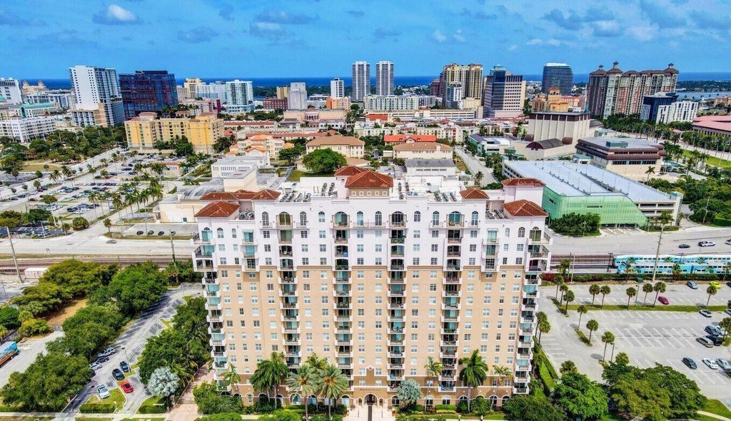 Photo of 616 CLEARWATER PARK Road #602, West Palm Beach, FL 33401 (MLS # B26063488)