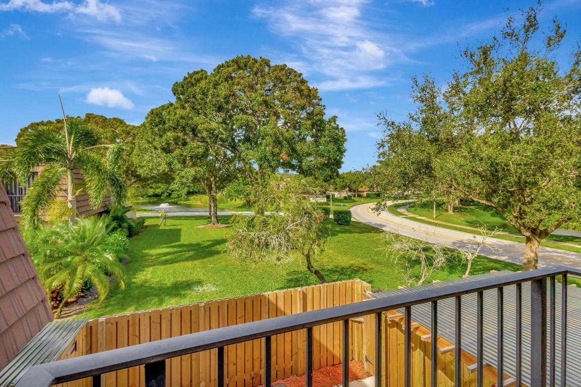 GARDEN LAKES AND GARDEN SQUARE SHOPS - Residential