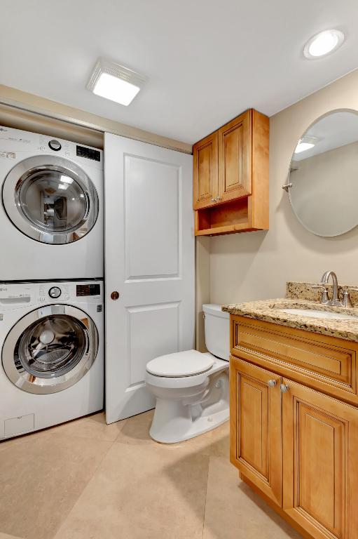 GARDEN LAKES AND GARDEN SQUARE SHOPS - Residential