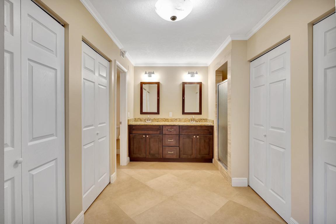 GARDEN LAKES AND GARDEN SQUARE SHOPS - Residential