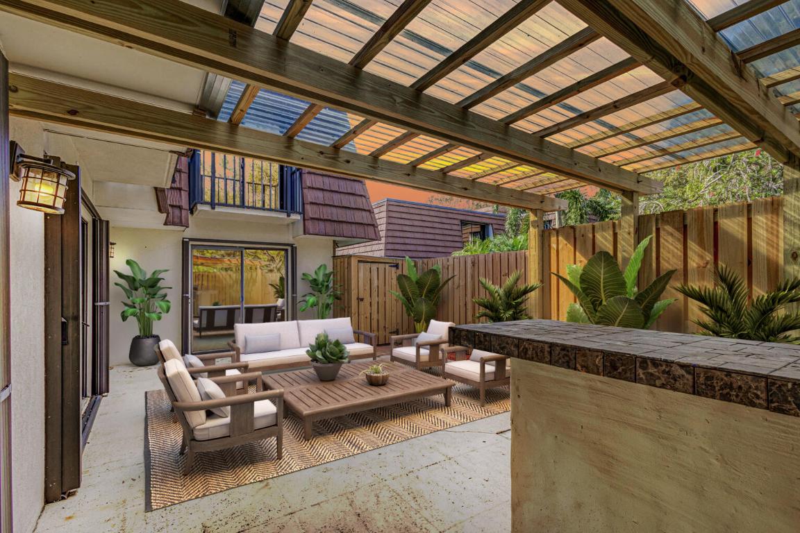 GARDEN LAKES AND GARDEN SQUARE SHOPS - Residential