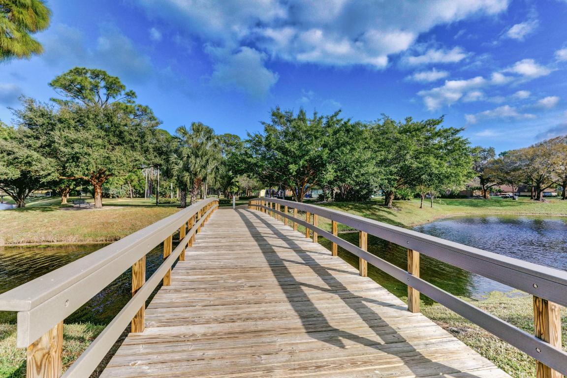 GARDEN LAKES AND GARDEN SQUARE SHOPS - Residential