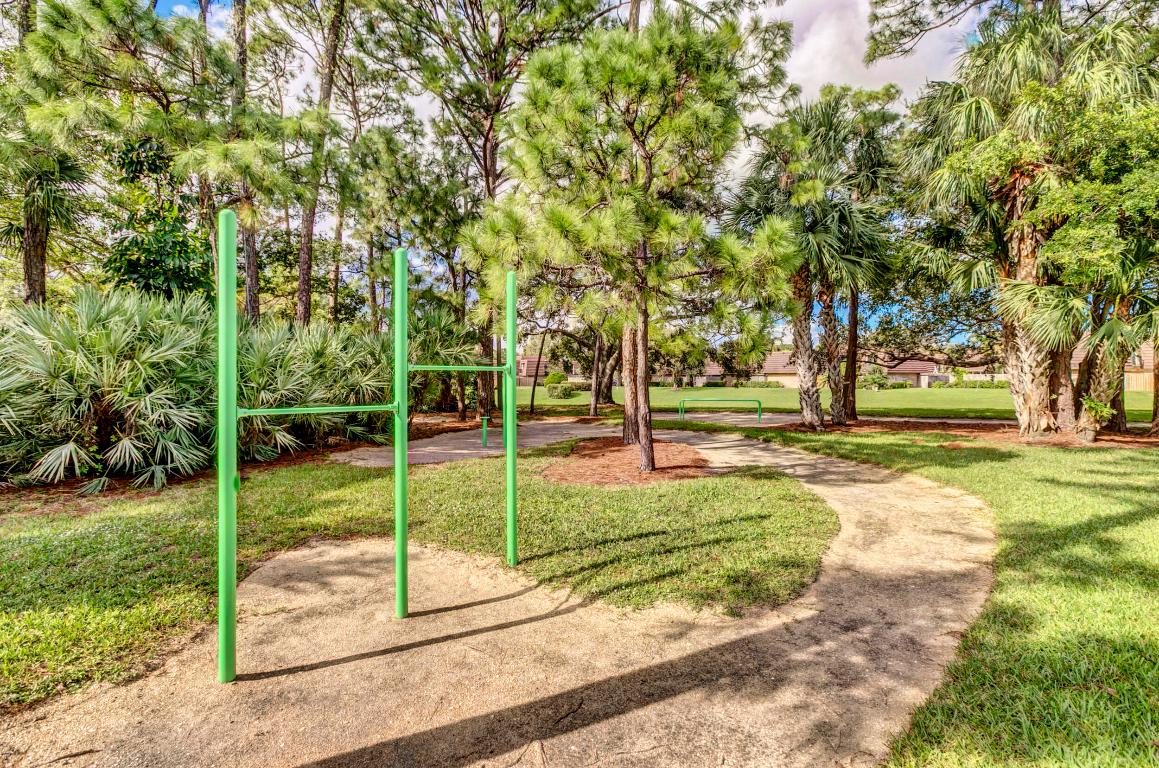 GARDEN LAKES AND GARDEN SQUARE SHOPS - Residential