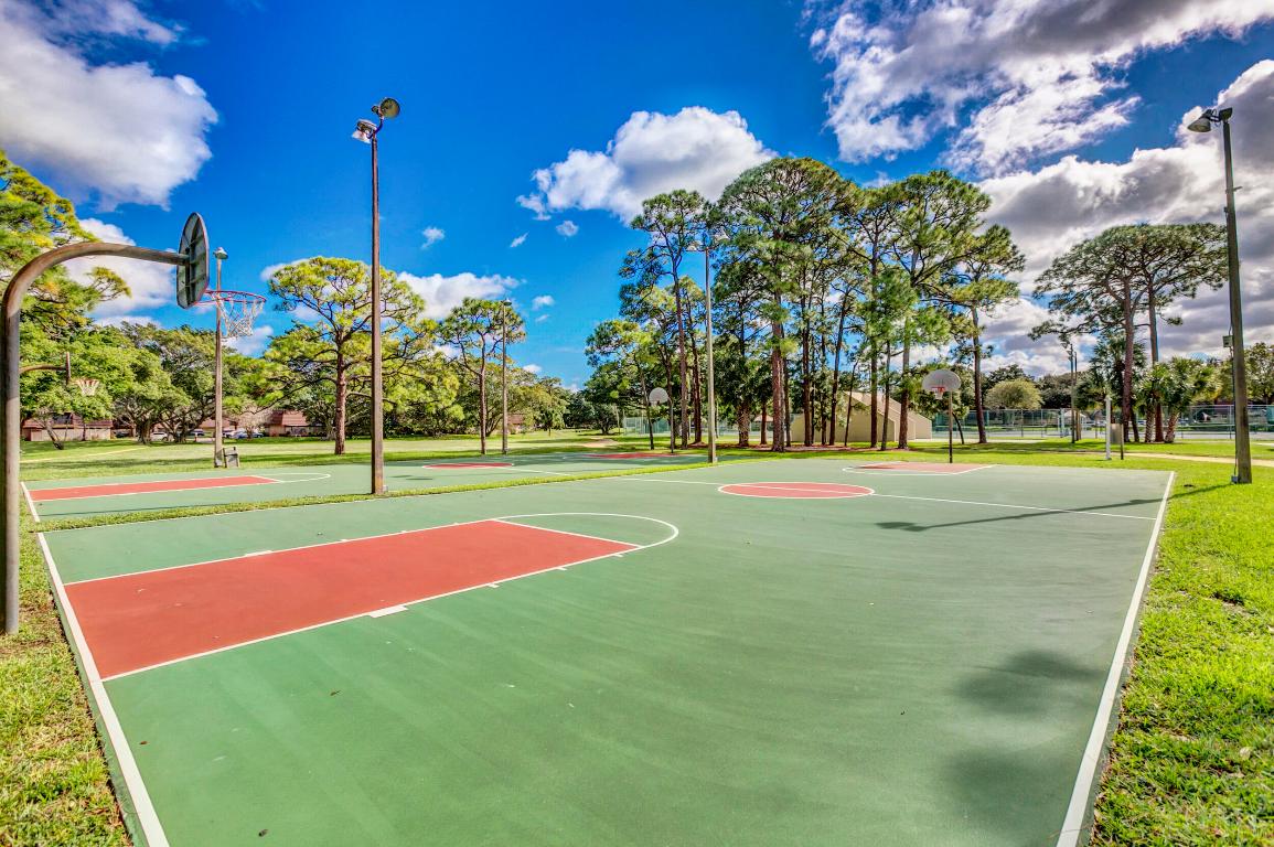 GARDEN LAKES AND GARDEN SQUARE SHOPS - Residential