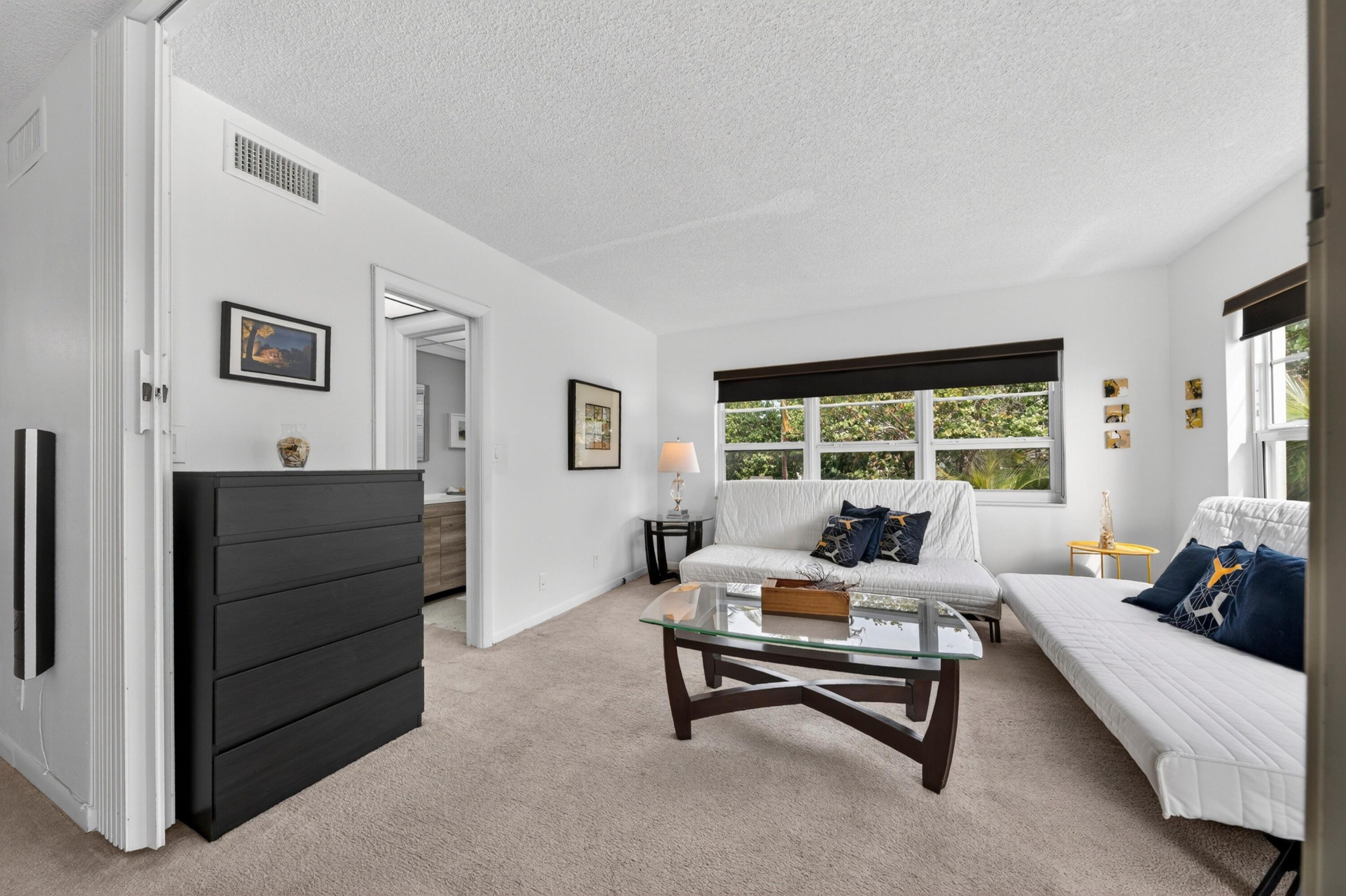 STARLIGHT TOWERS CONDO - Residential