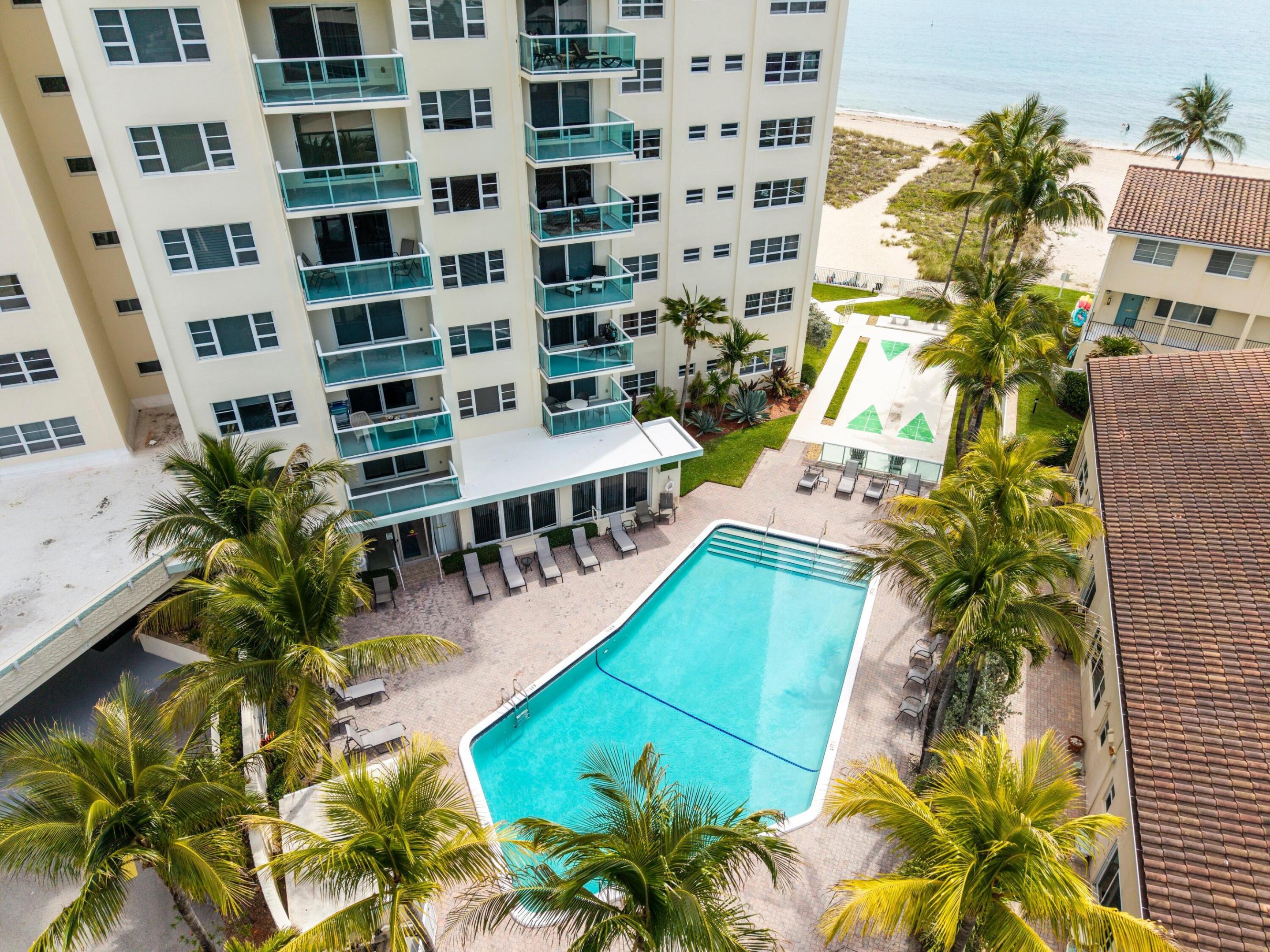 STARLIGHT TOWERS CONDO - Residential