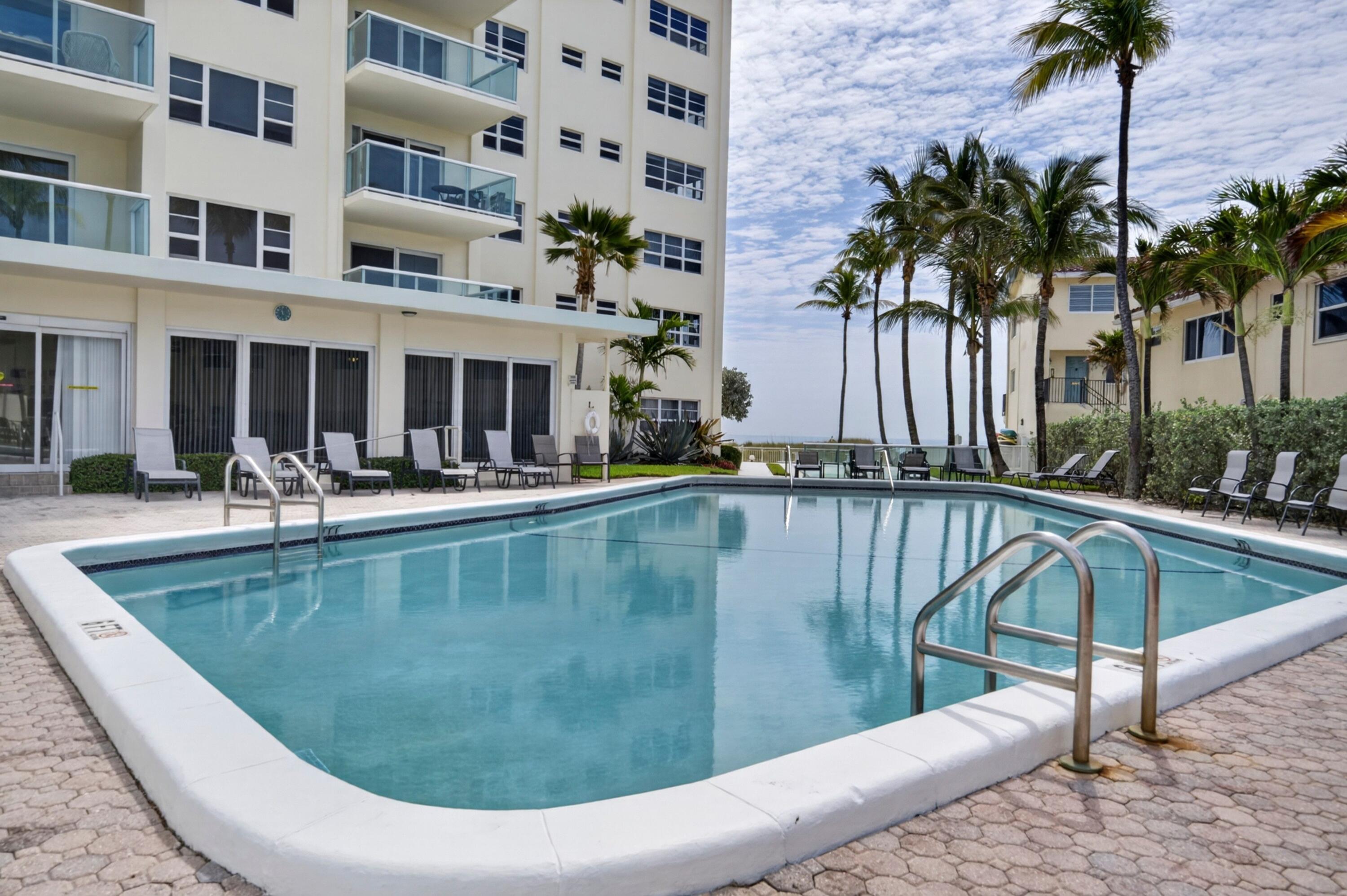 STARLIGHT TOWERS CONDO - Residential
