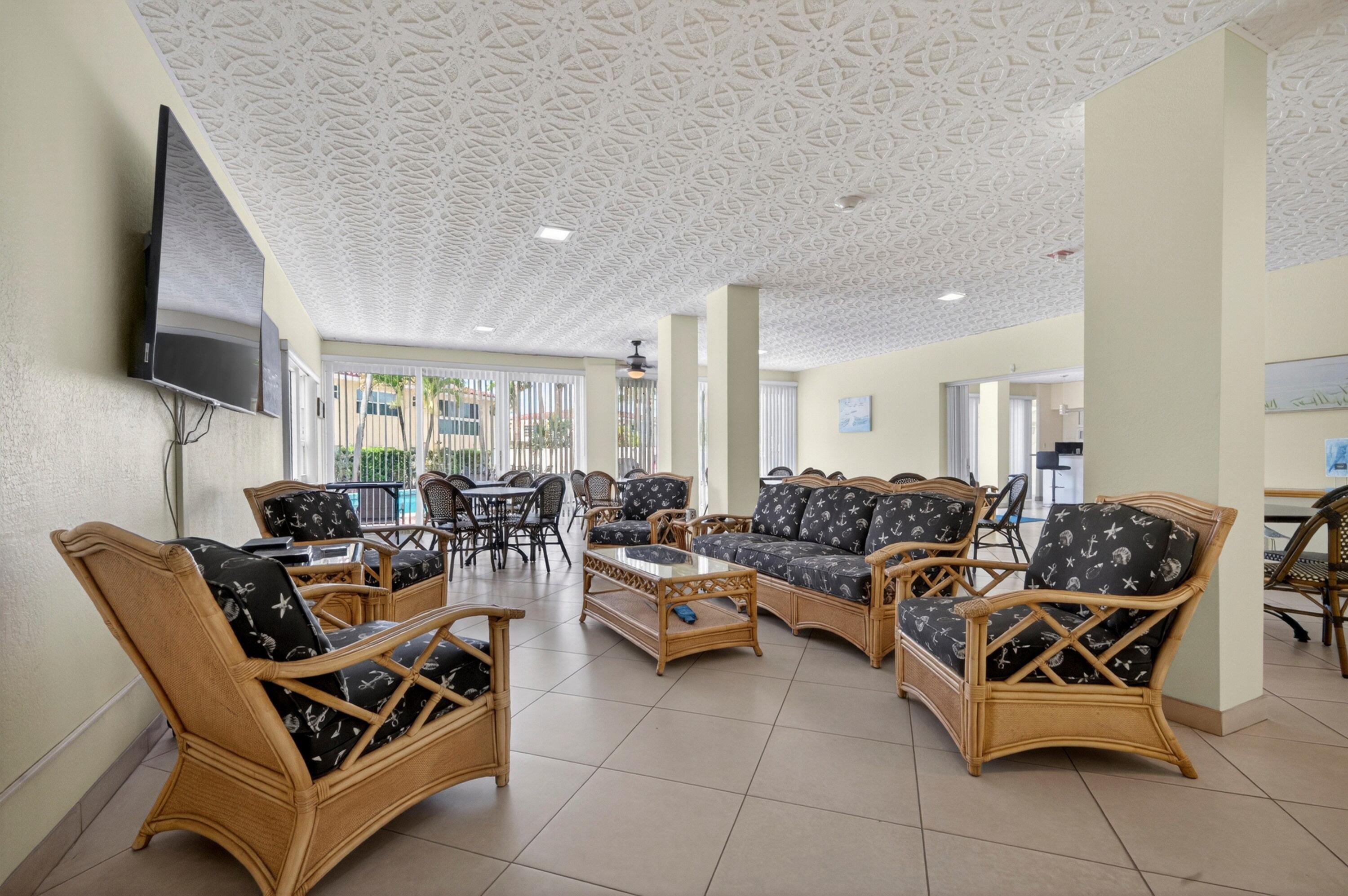 STARLIGHT TOWERS CONDO - Residential