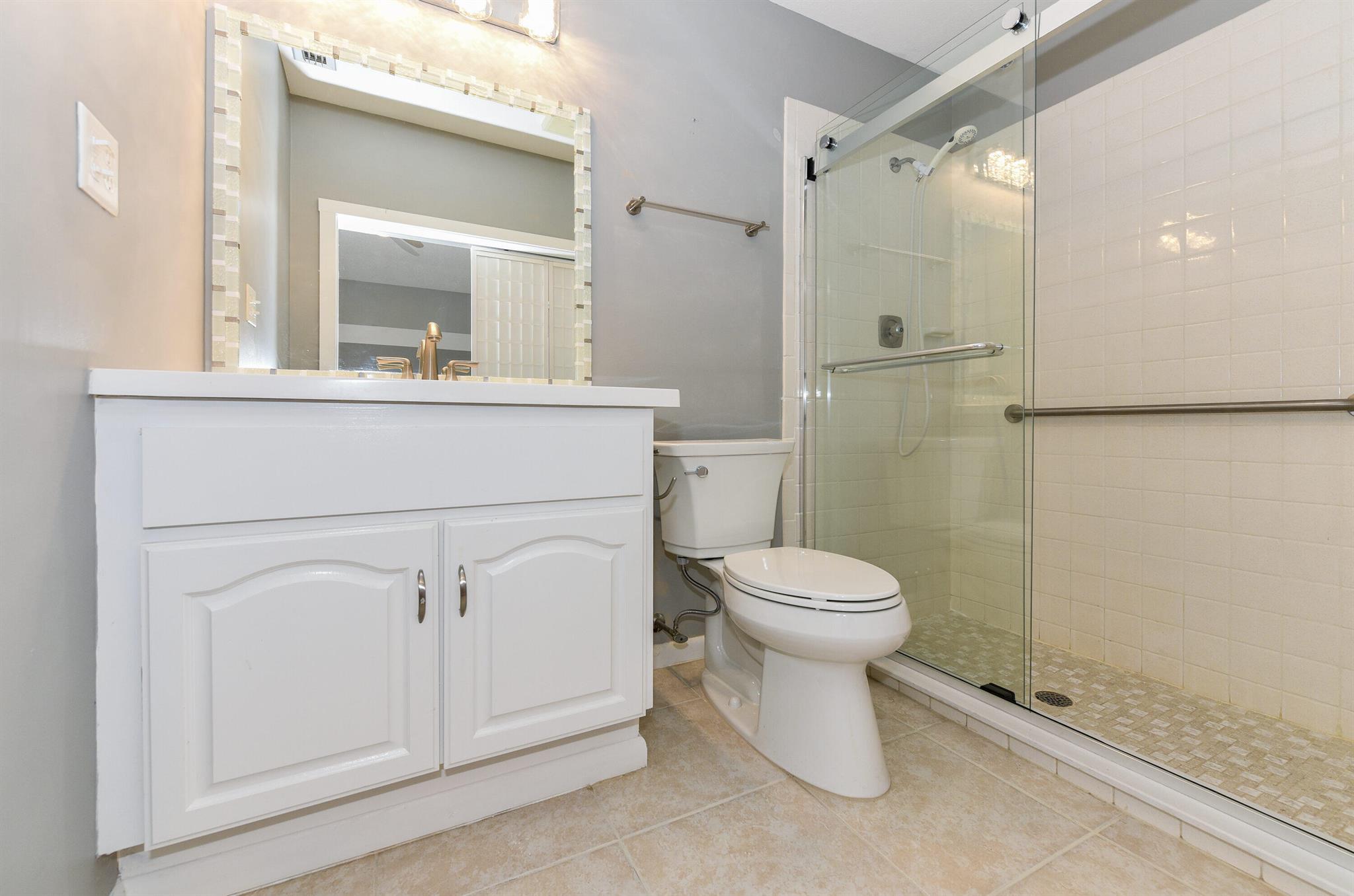 VILLAS OF HOBE SOUND COND - Residential Lease