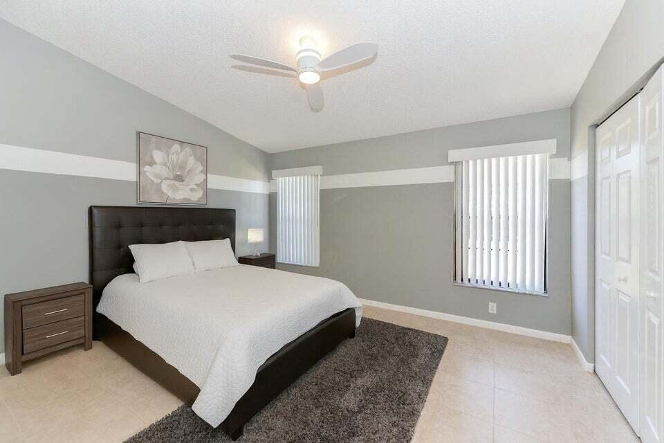 VILLAS OF HOBE SOUND COND - Residential Lease