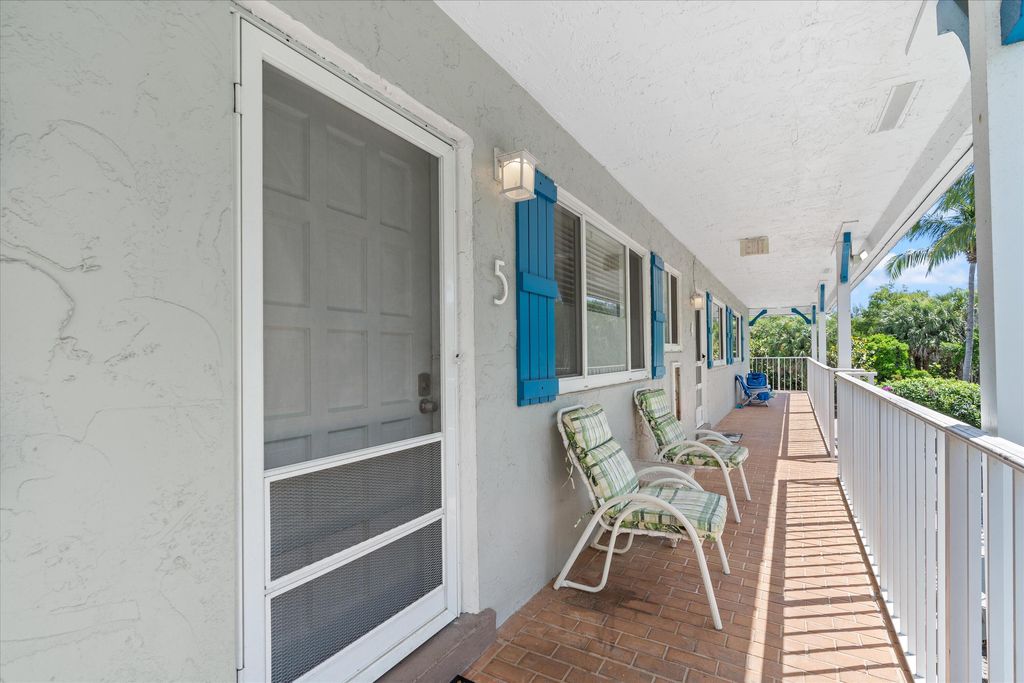Photo of 1202 Palm Trail #5, Delray Beach, FL 33483 (MLS # R10971065)