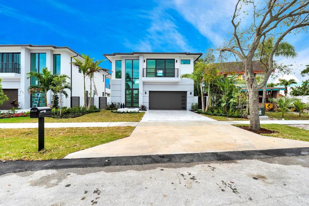 Photo of 710 S Lake Avenue, Delray Beach, FL 33483 (MLS # F10417203)