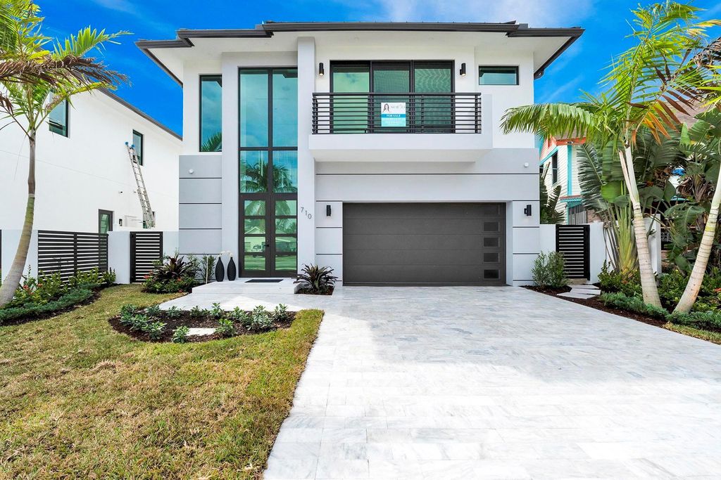 Photo of 710 S Lake Avenue, Delray Beach, FL 33483 (MLS # F10417203)