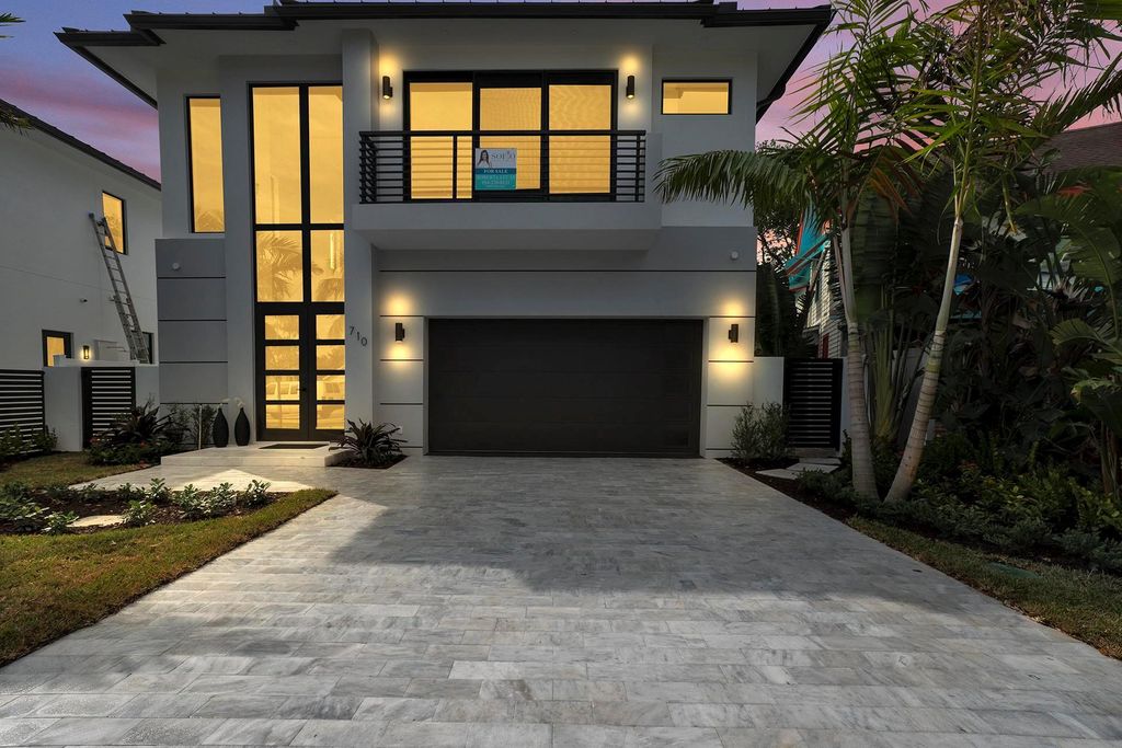 Photo of 710 S Lake Avenue, Delray Beach, FL 33483 (MLS # F10417203)