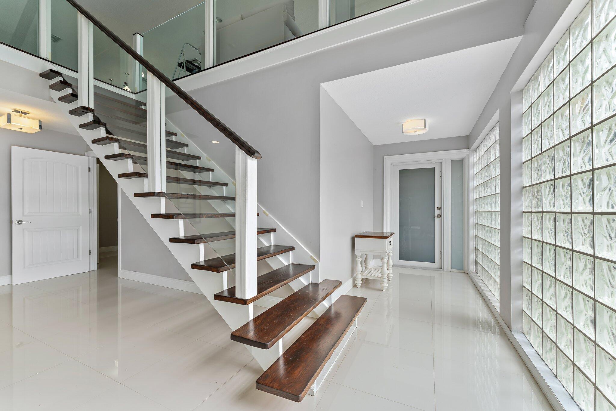 1911 Surfside Drive