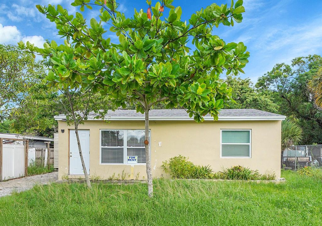 Photo of 2403 SW 8th Street, Fort Lauderdale, FL 33312 (MLS # F10528220)