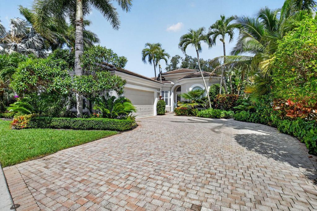 Photo of 7843 Villa D Este Way, Delray Beach, FL 33446 (MLS # B26030352)